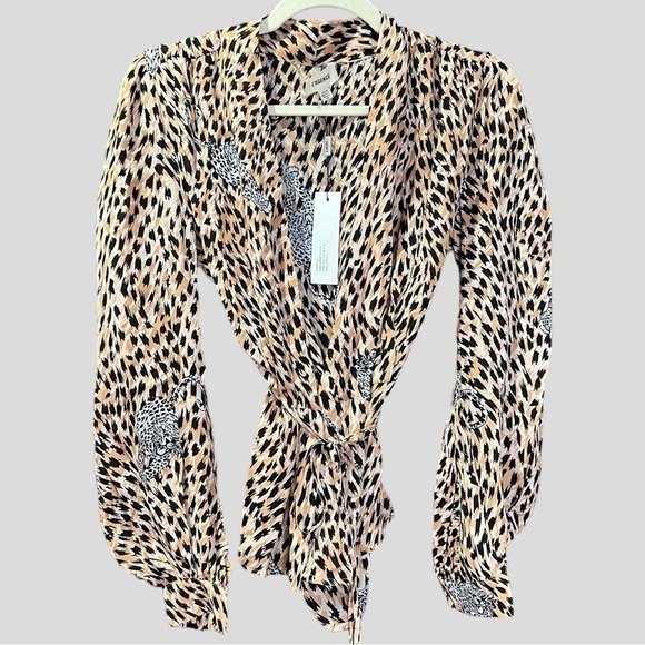 L'AGENCE Tops - NWT L’AGENCE Cara Wrap Blouse Leopard Print 100% Silk in Honey Peach Size XS